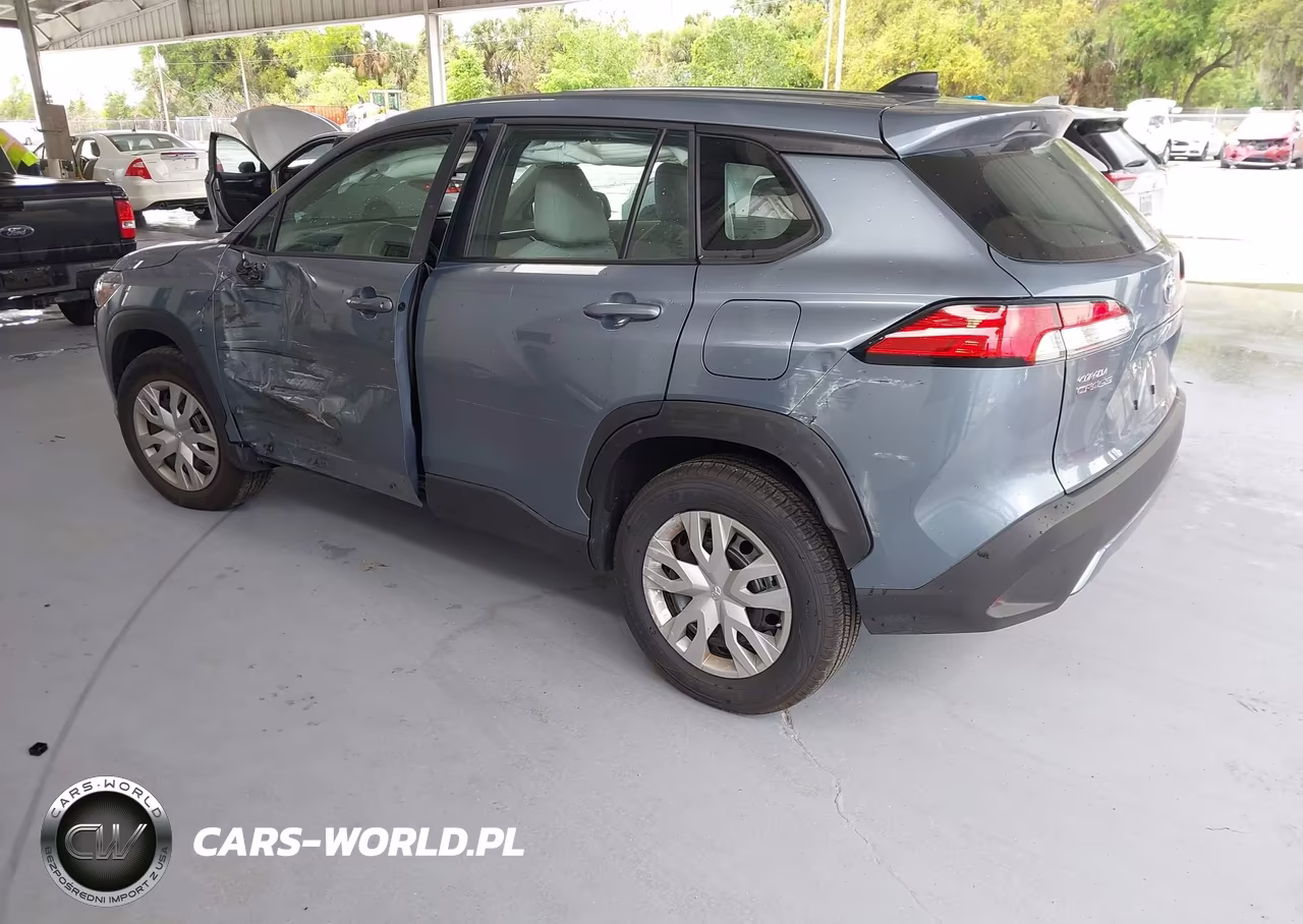 2025 Toyota Corolla Cross L VIN:7MUAAAAG8SV119410 - 3