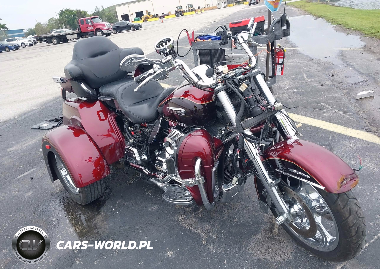 2014 Harley-Davidson Flhtcutg Tri Glide Ultra