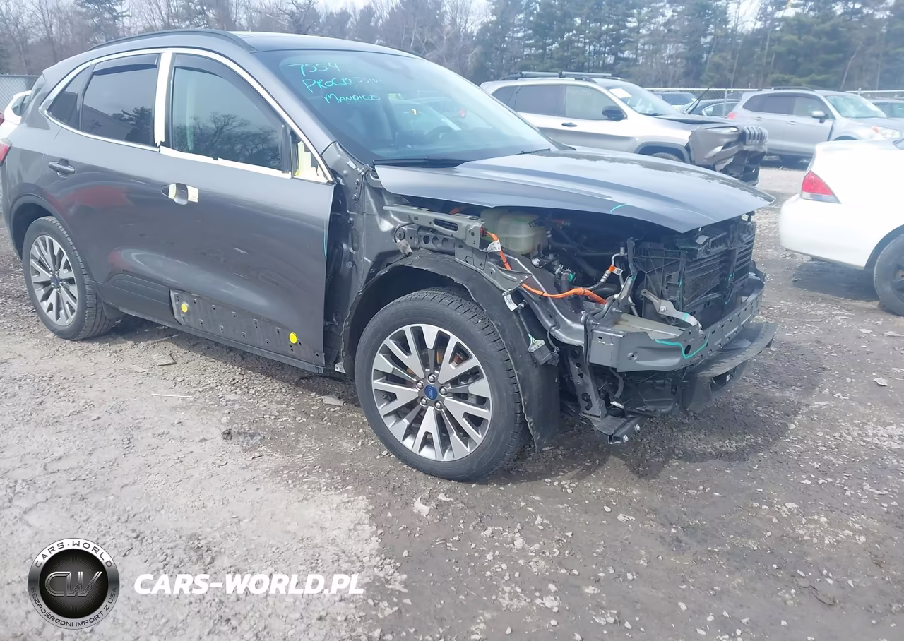 2021 Ford Escape Titanium Hybrid