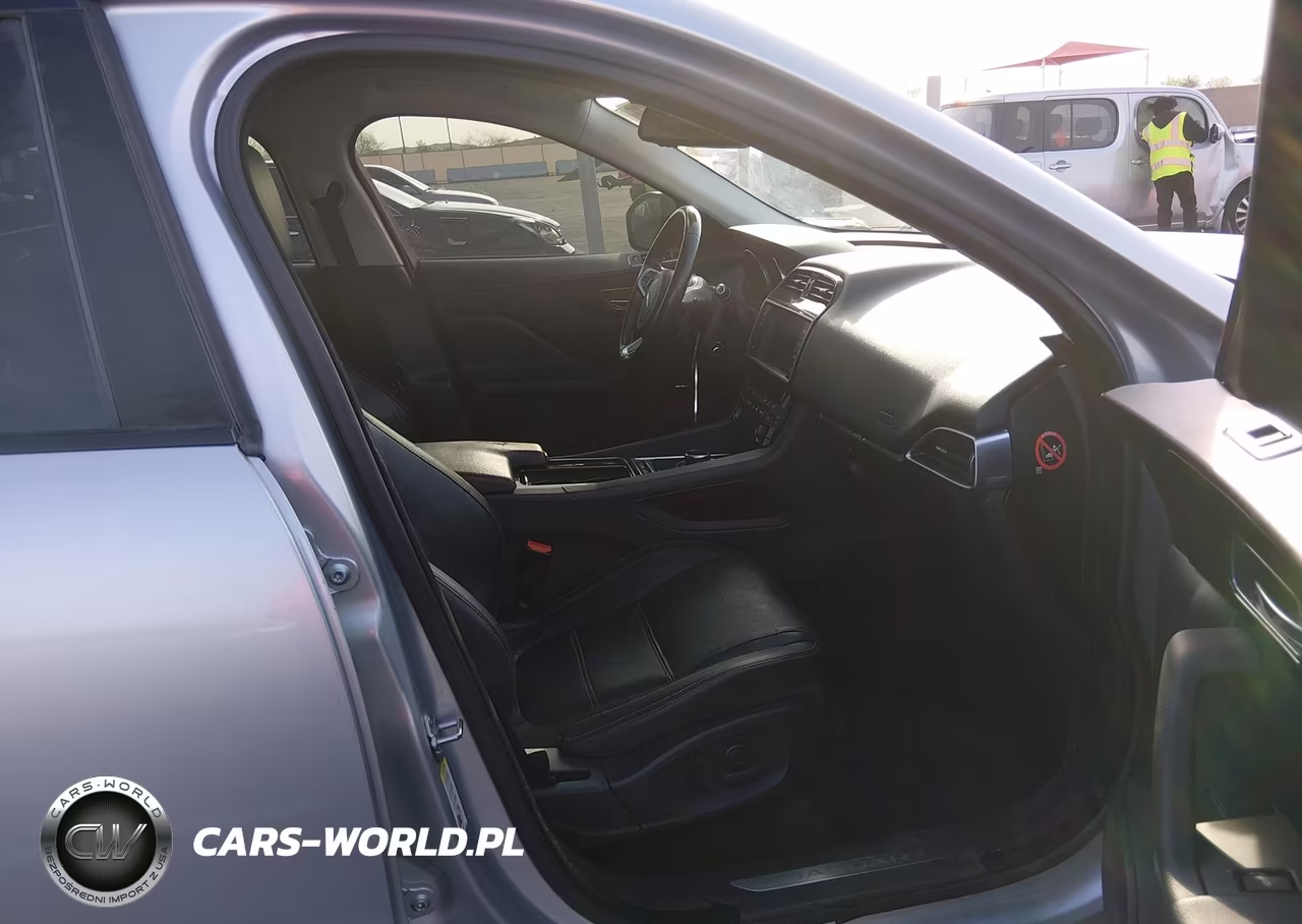2018 Jaguar F-Pace 25T Prestige VIN:SADCK2FX7JA255025 - 5