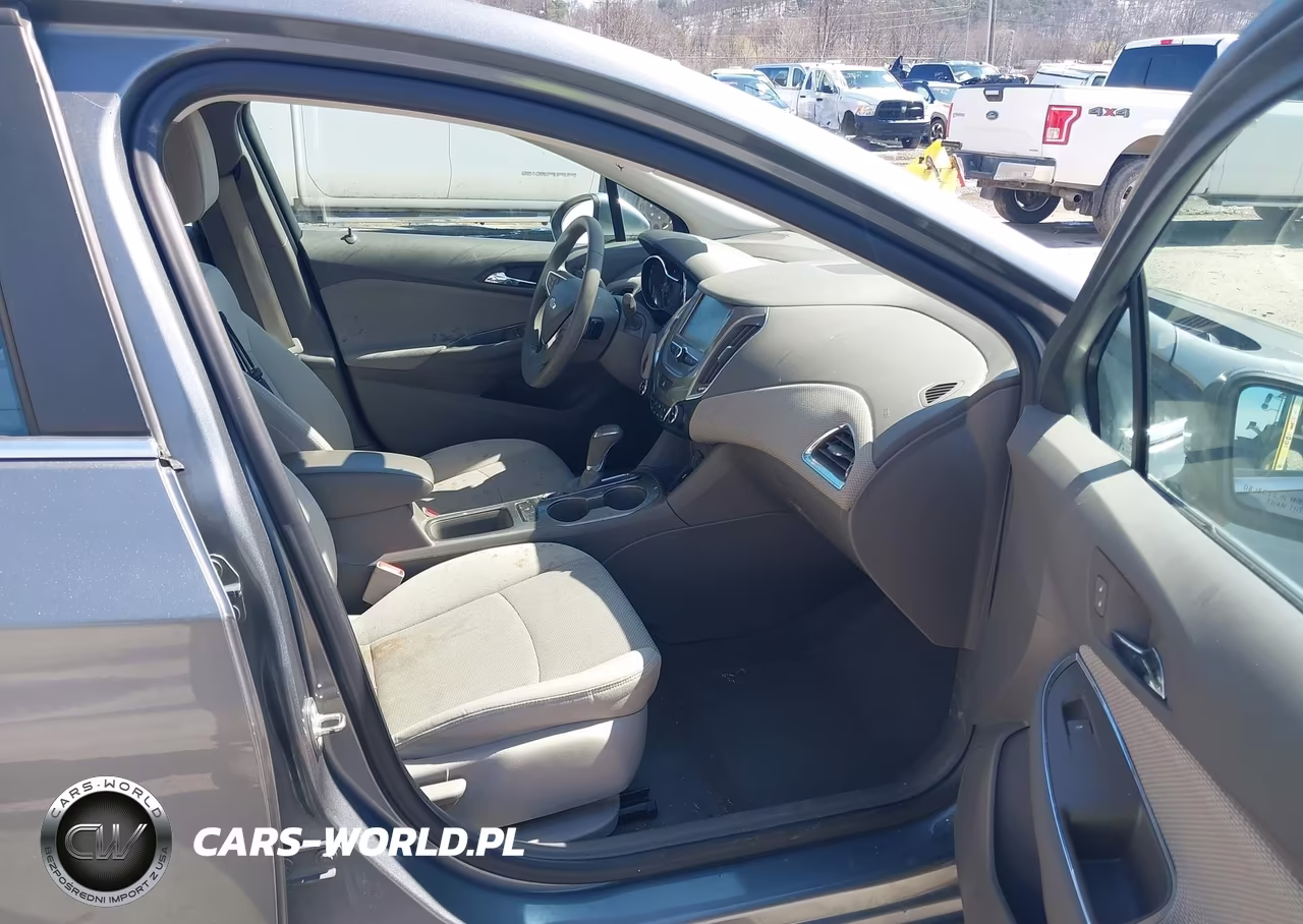 2018 Chevrolet Cruze Lt Auto VIN:1G1BE5SM8J7162841 - 5