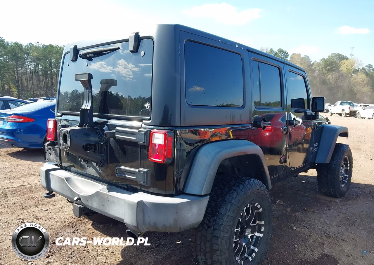 2016 Jeep Wrangler Unlimited Sport VIN:1C4BJWDG3GL230558 - 4