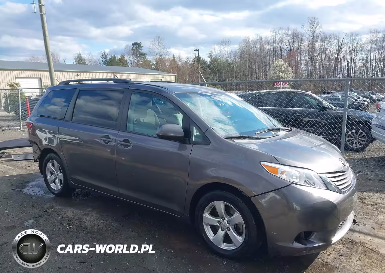 2016 Toyota Sienna Le 8 Passenger