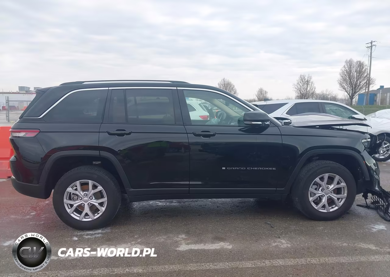 2022 Jeep Grand Cherokee Limited 4X4 VIN:1C4RJHBGXN8578113 - 13