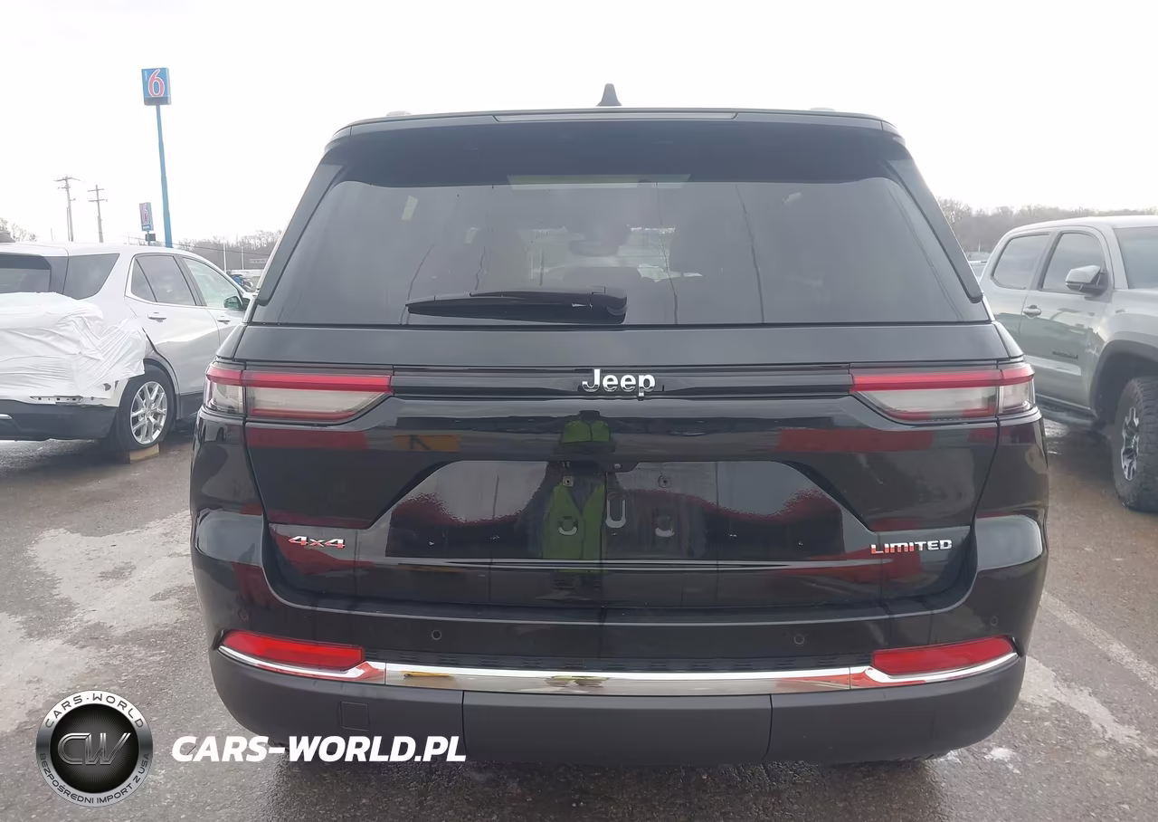 2022 Jeep Grand Cherokee Limited 4X4 VIN:1C4RJHBGXN8578113 - 16