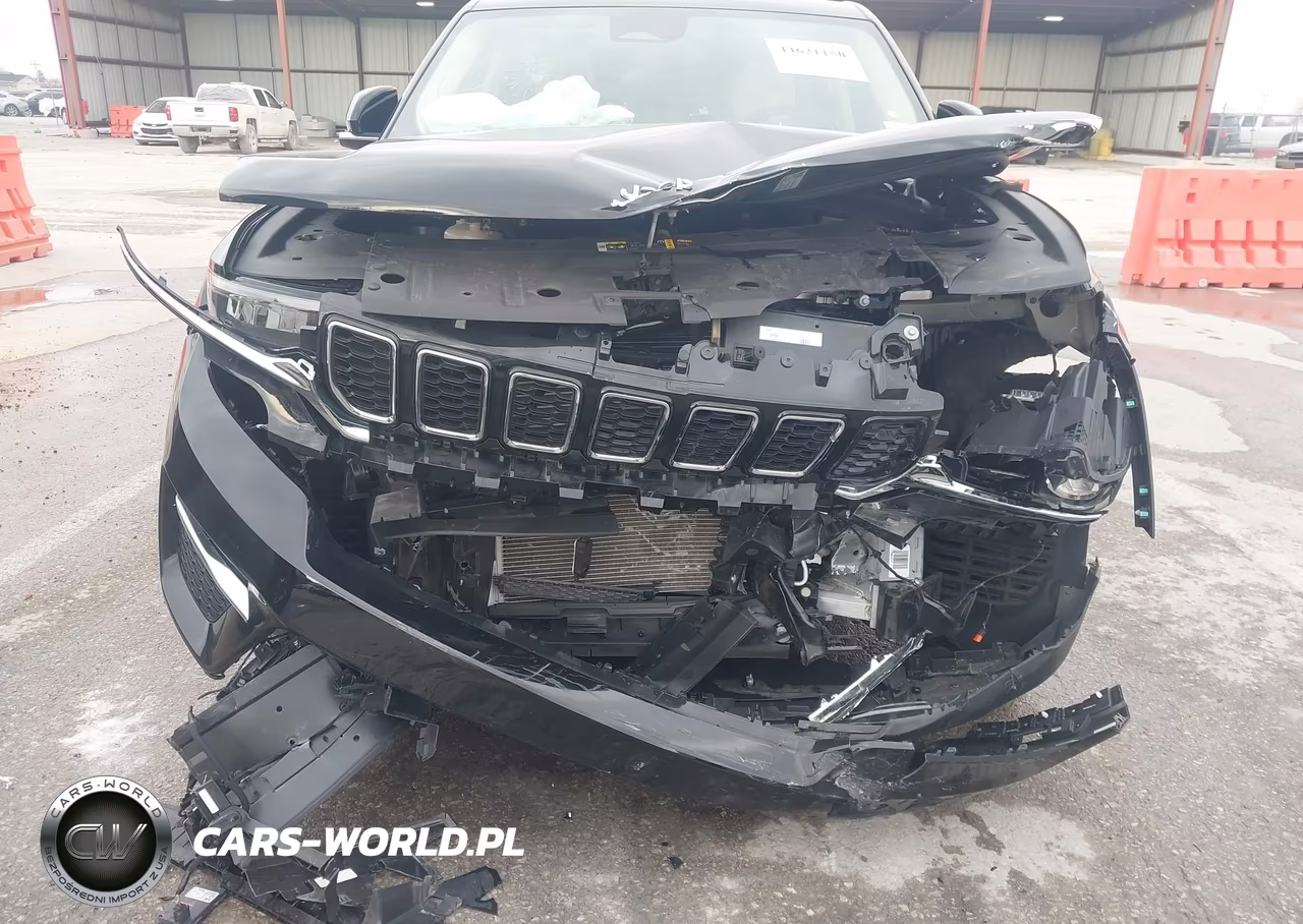2022 Jeep Grand Cherokee Limited 4X4 VIN:1C4RJHBGXN8578113 - 6