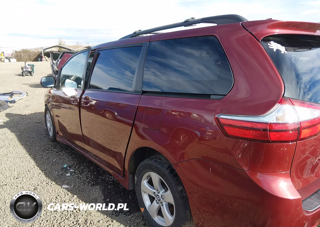 2018 Toyota Sienna Le 8 Passenger VIN:5TDKZ3DC5JS939597 - 20