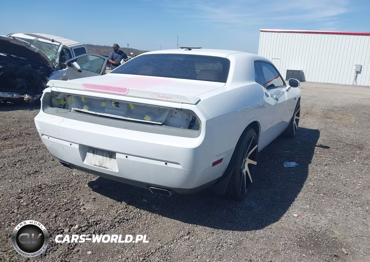 2013 Dodge Challenger Sxt Plus VIN:2C3CDYAG6DH569646 - 4