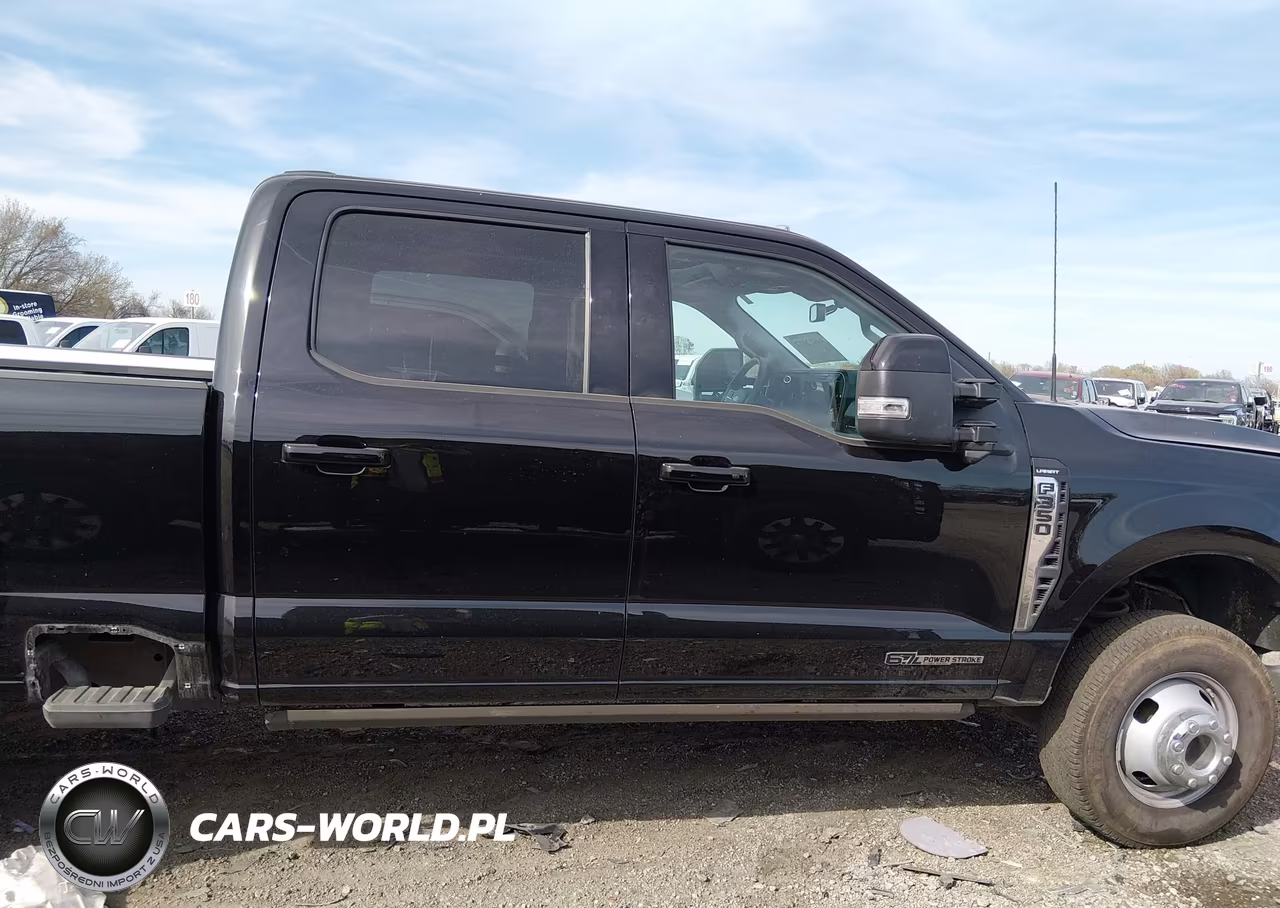 2025 Ford F-350 Lariat VIN:1FT8W3DT7SEC97829 - 14