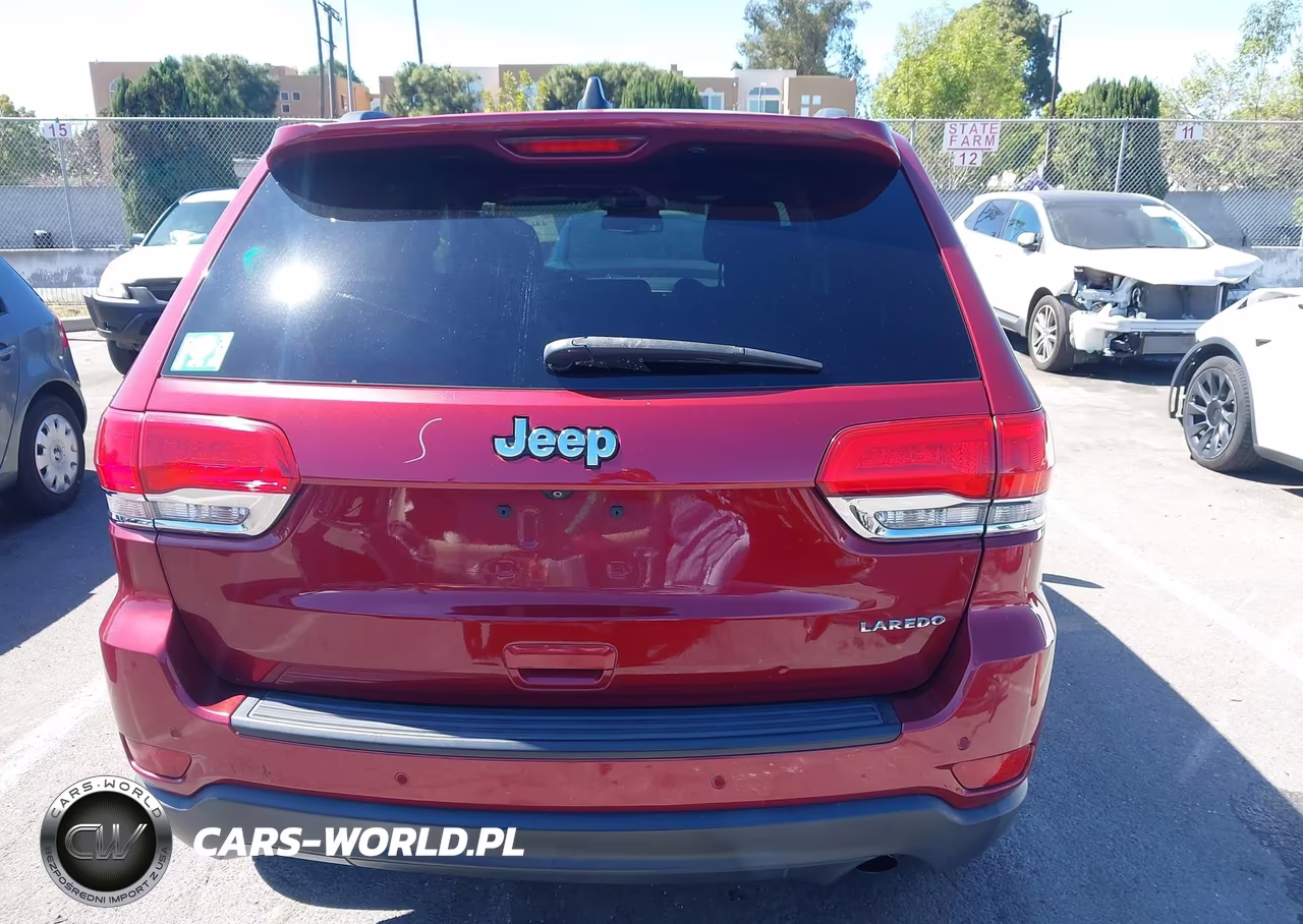 2015 Jeep Grand Cherokee Laredo VIN:1C4RJEAG6FC235863 - 17