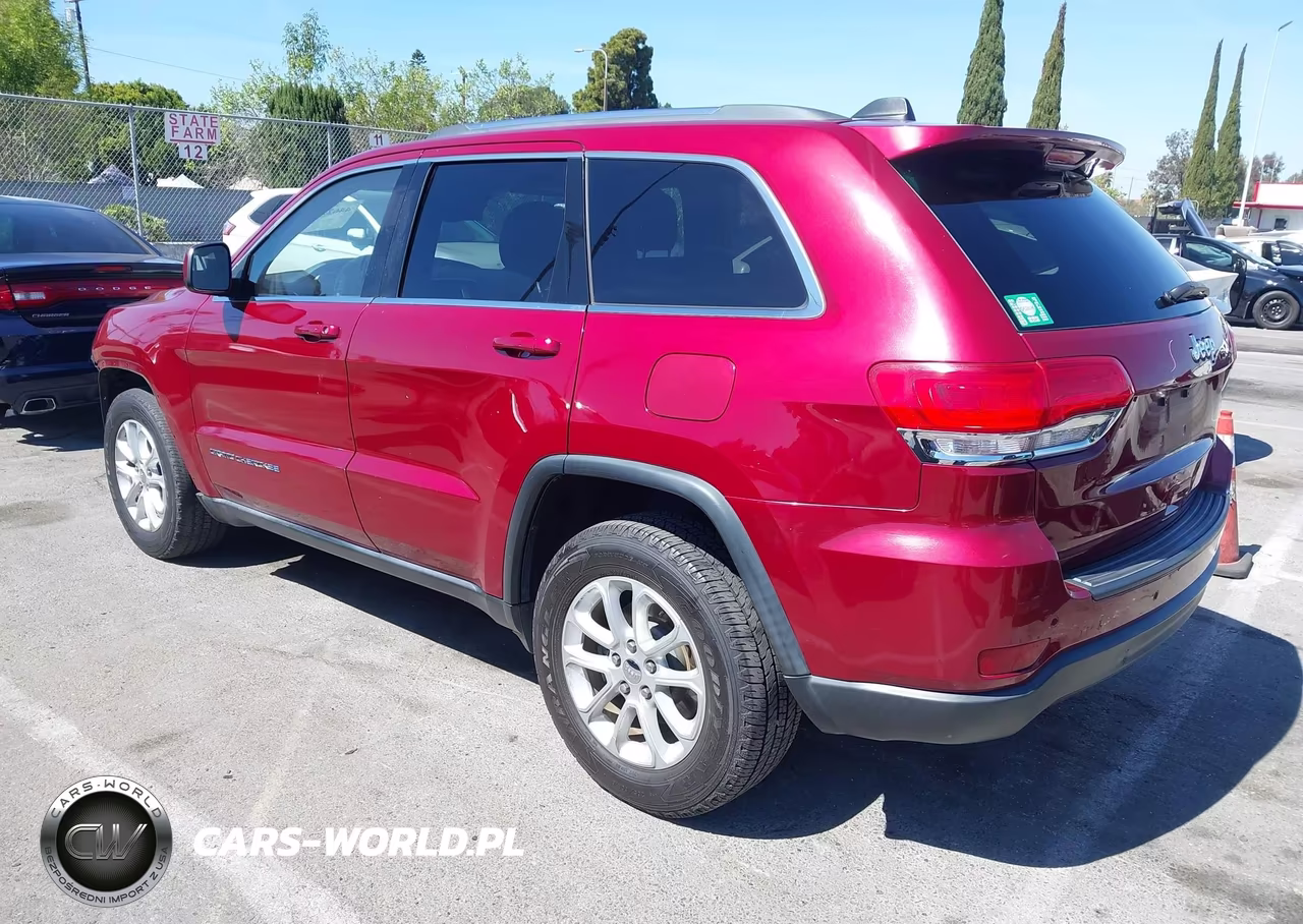 2015 Jeep Grand Cherokee Laredo VIN:1C4RJEAG6FC235863 - 3