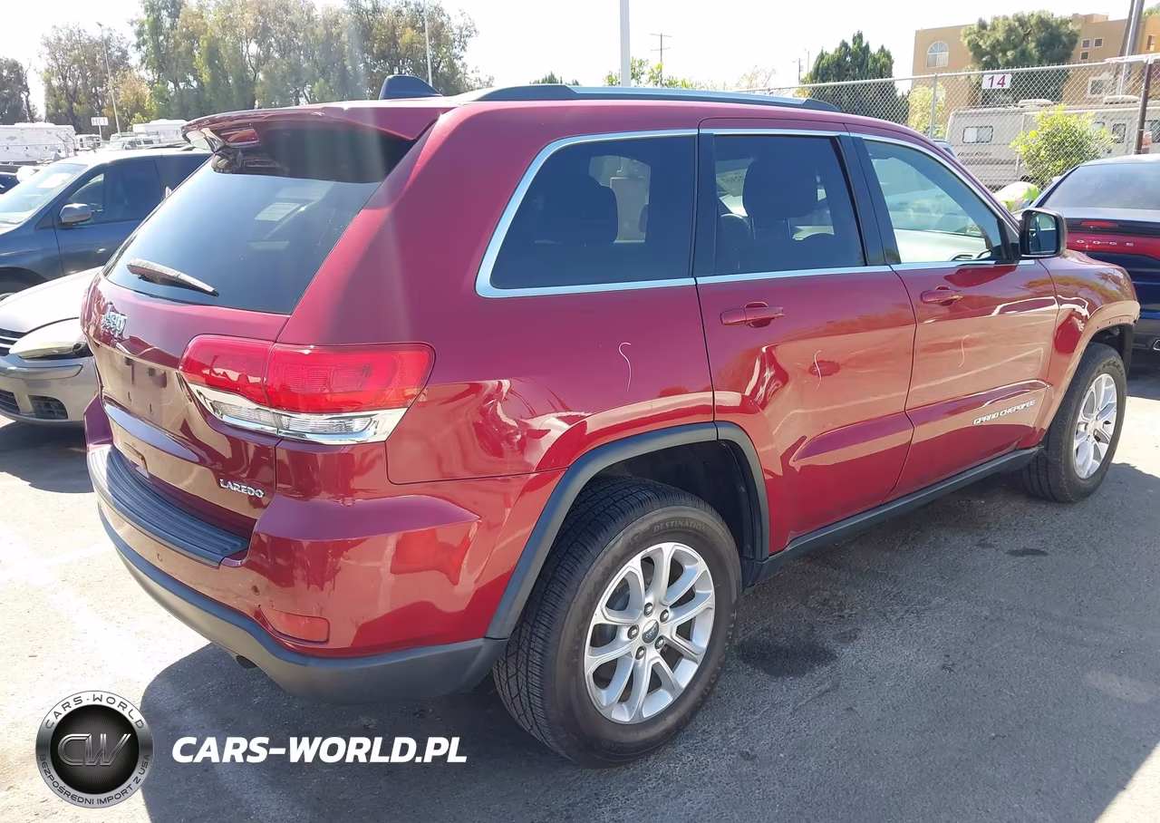 2015 Jeep Grand Cherokee Laredo VIN:1C4RJEAG6FC235863 - 4