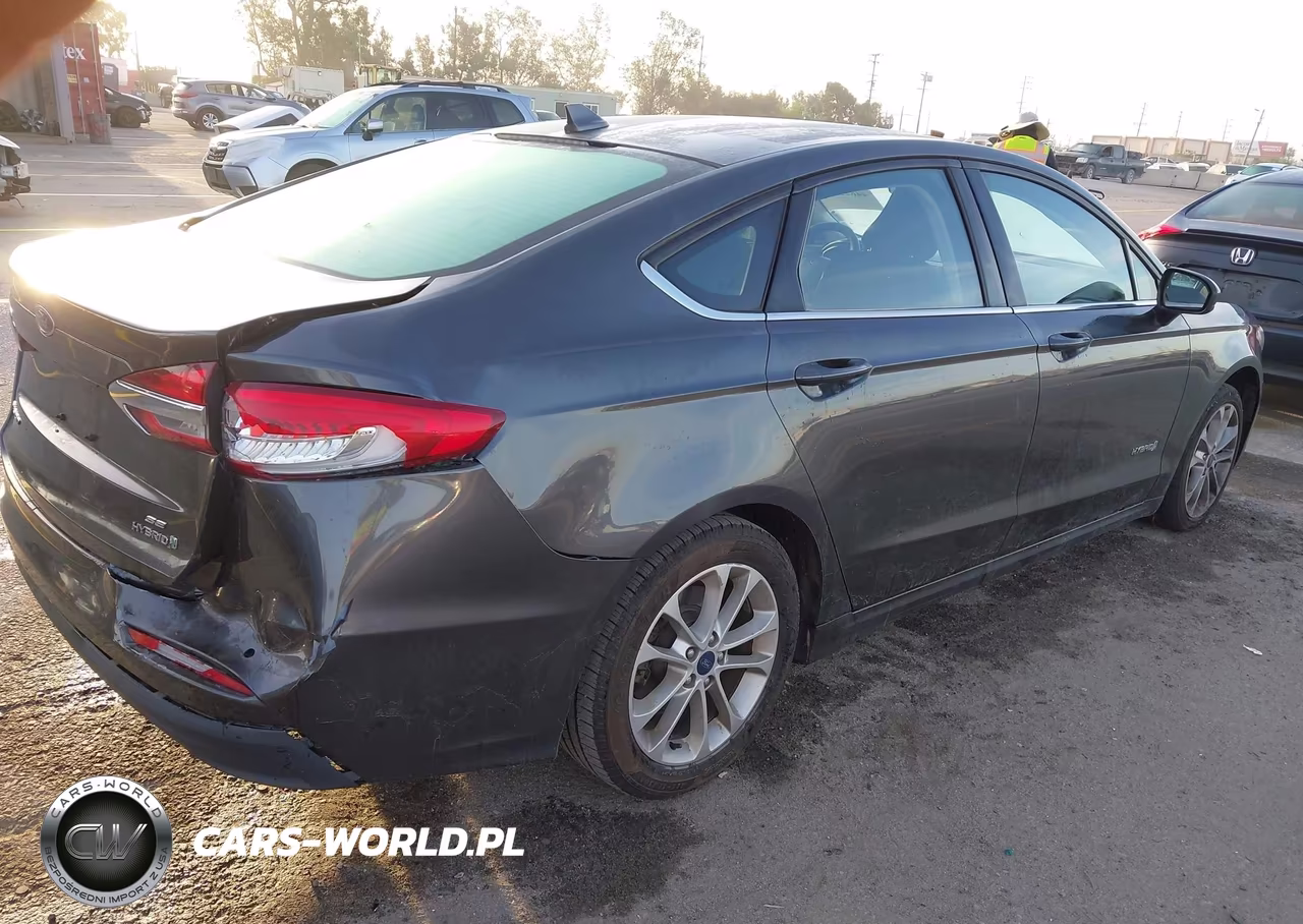 2019 Ford Fusion Hybrid Se VIN:3FA6P0LU6KR272260 - 4
