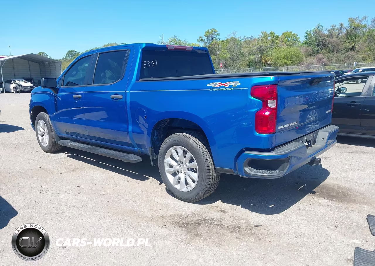 2022 Chevrolet Silverado 1500 4Wd Short Bed Custom VIN:1GCPDBEK2NZ623826 - 3