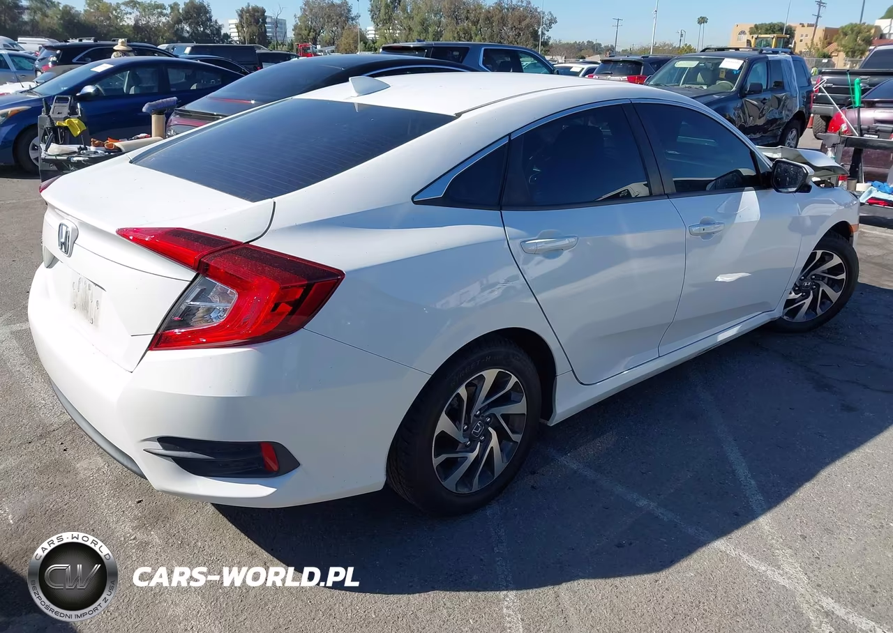 2018 Honda Civic Ex VIN:2HGFC2F74JH577226 - 4