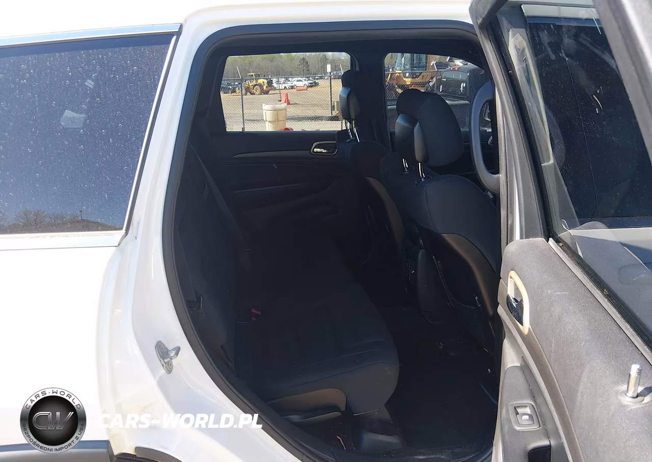2016 Jeep Grand Cherokee Laredo VIN:1C4RJFAG2GC304247 - 8