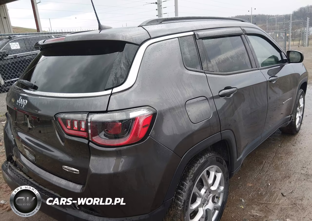 2022 Jeep Compass Latitude Lux 4X4 VIN:3C4NJDFB3NT180720 - 4