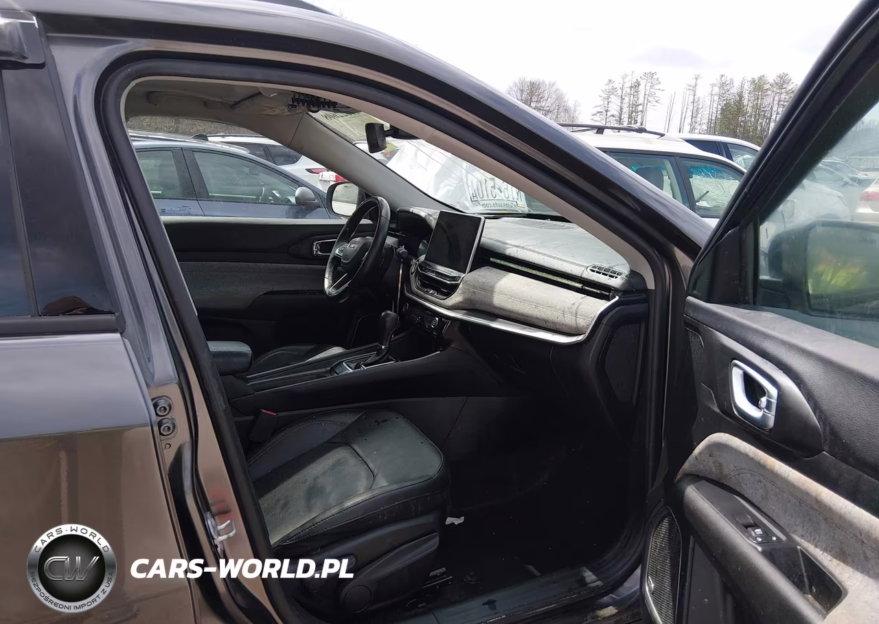 2022 Jeep Compass Latitude Lux 4X4 VIN:3C4NJDFB3NT180720 - 5