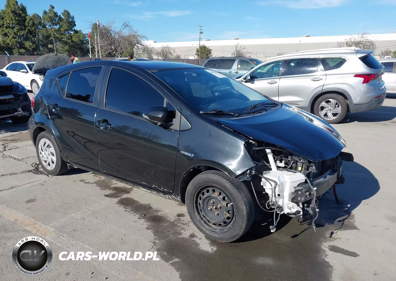 2016 Toyota Prius C Persona Series
