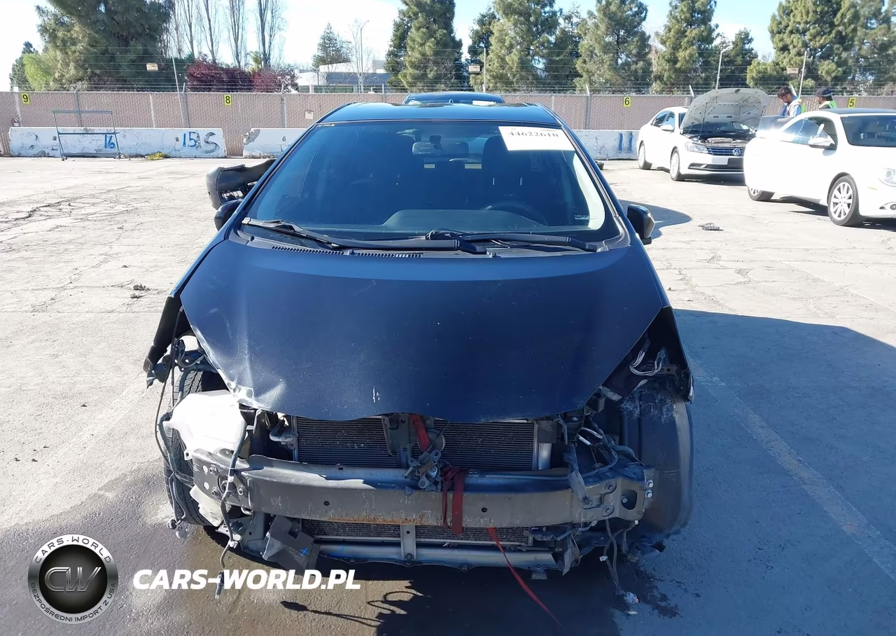 2016 Toyota Prius C Persona Series VIN:JTDKDTB35G1119091 - 13