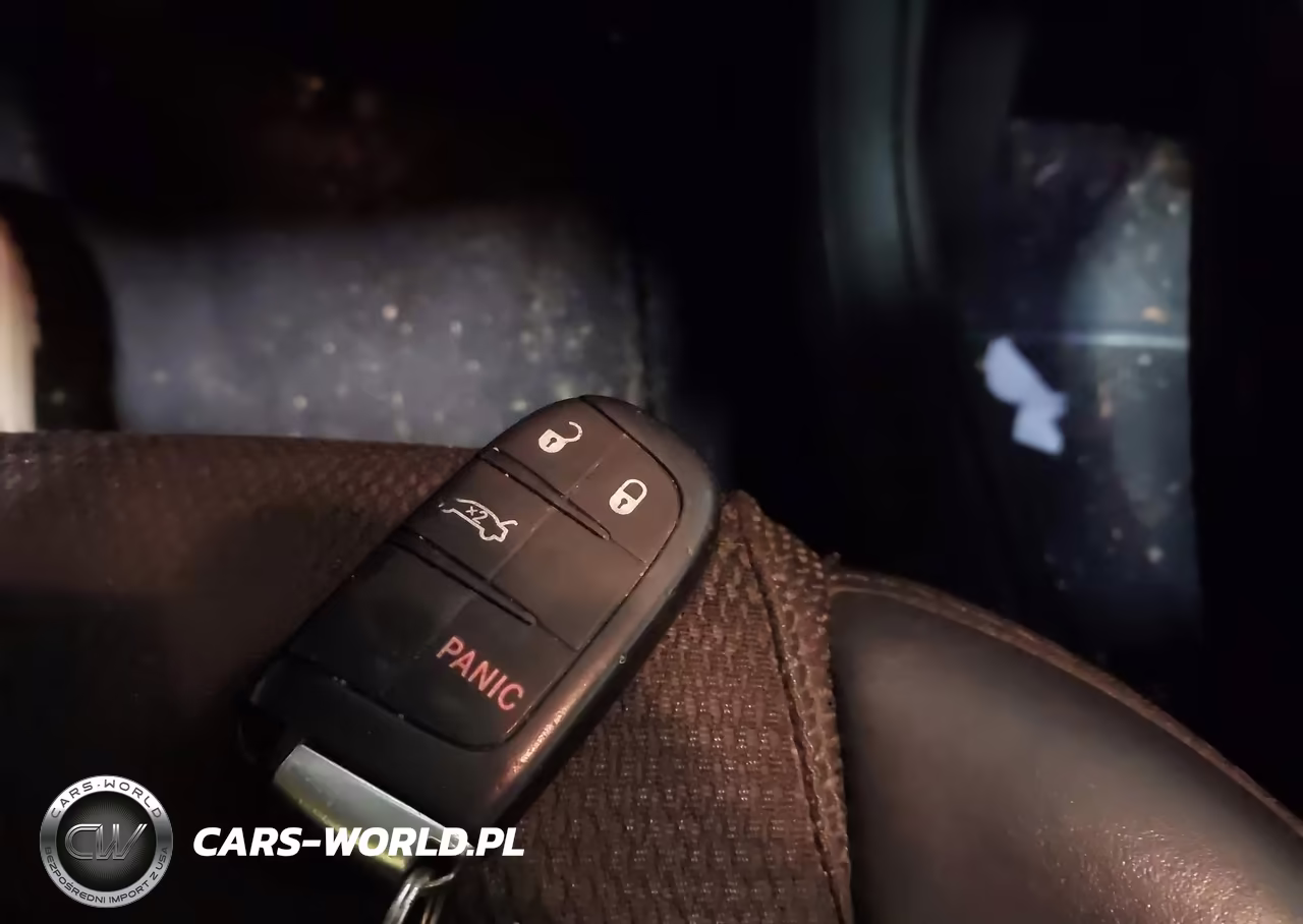 2015 Chrysler 200 S VIN:1C3CCCBB3FN649523 - 11