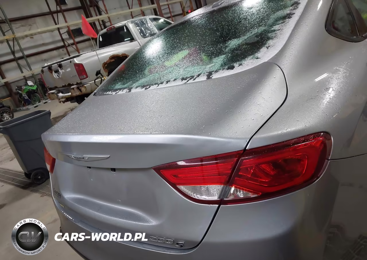 2015 Chrysler 200 S VIN:1C3CCCBB3FN649523 - 18