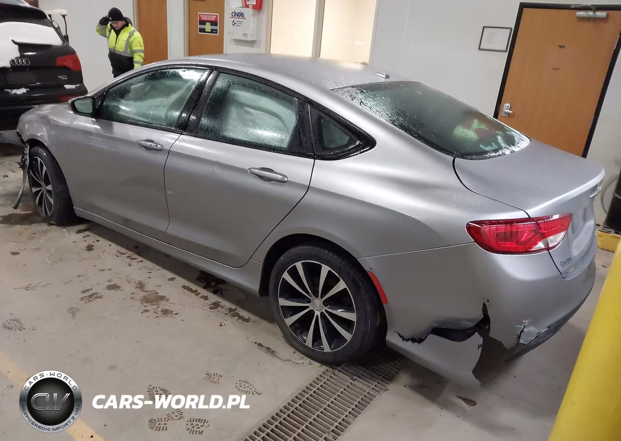2015 Chrysler 200 S VIN:1C3CCCBB3FN649523 - 3