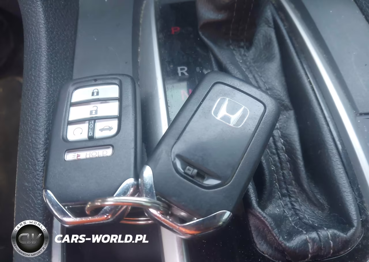 2016 Honda Civic Touring VIN:2HGFC1F95GH647062 - 11