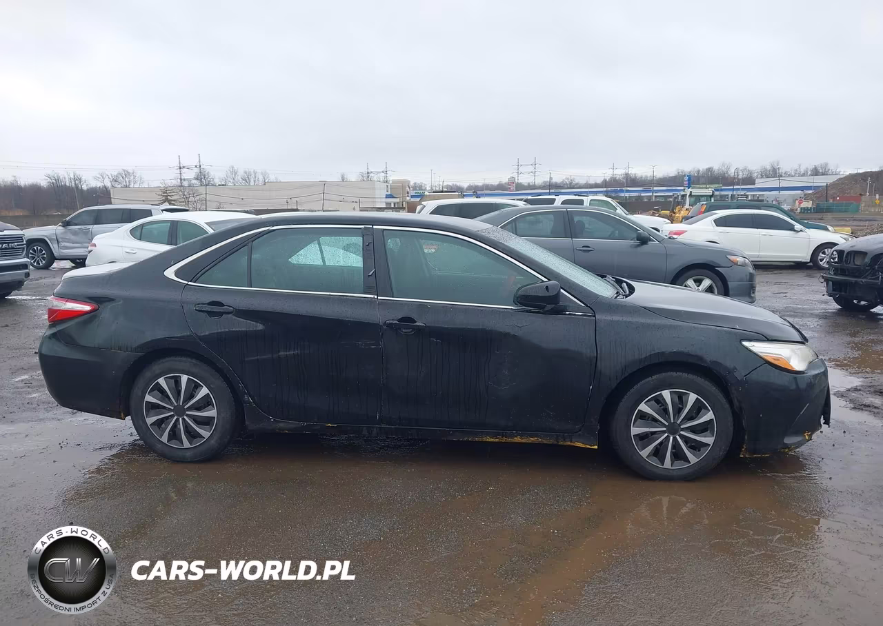 2015 Toyota Camry Hybrid Le VIN:4T1BD1FK2FU174287 - 13