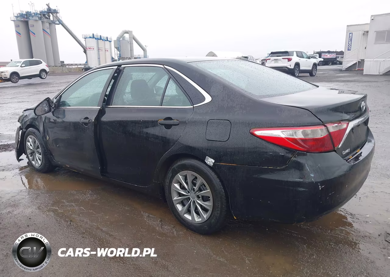 2015 Toyota Camry Hybrid Le VIN:4T1BD1FK2FU174287 - 3