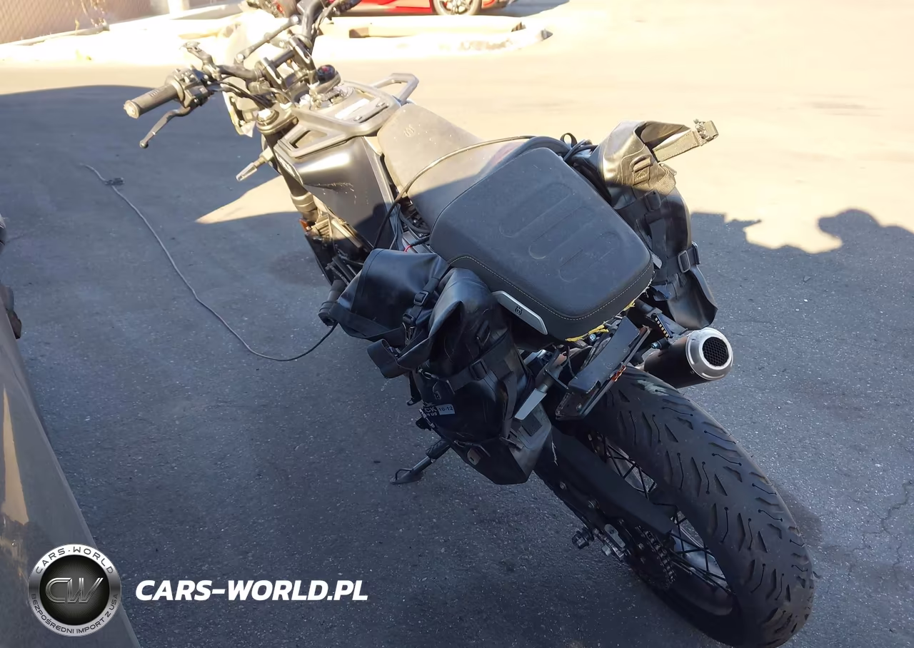 2023 Husqvarna Vitpilen 401-Svartpilen 401 VIN:MD2JUJ405PC225882 - 3