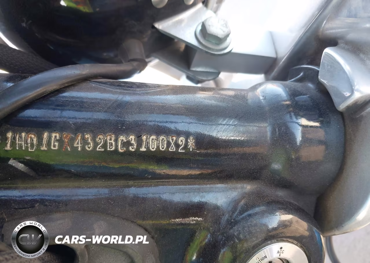 2011 Harley-Davidson Fxdb VIN:1HD1GX432BC310082 - 10