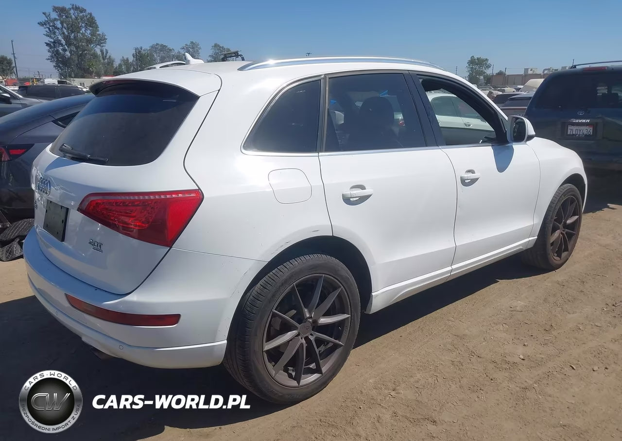 2011 Audi Q5 2.0T Premium VIN:WA1LFAFP2BA049469 - 4