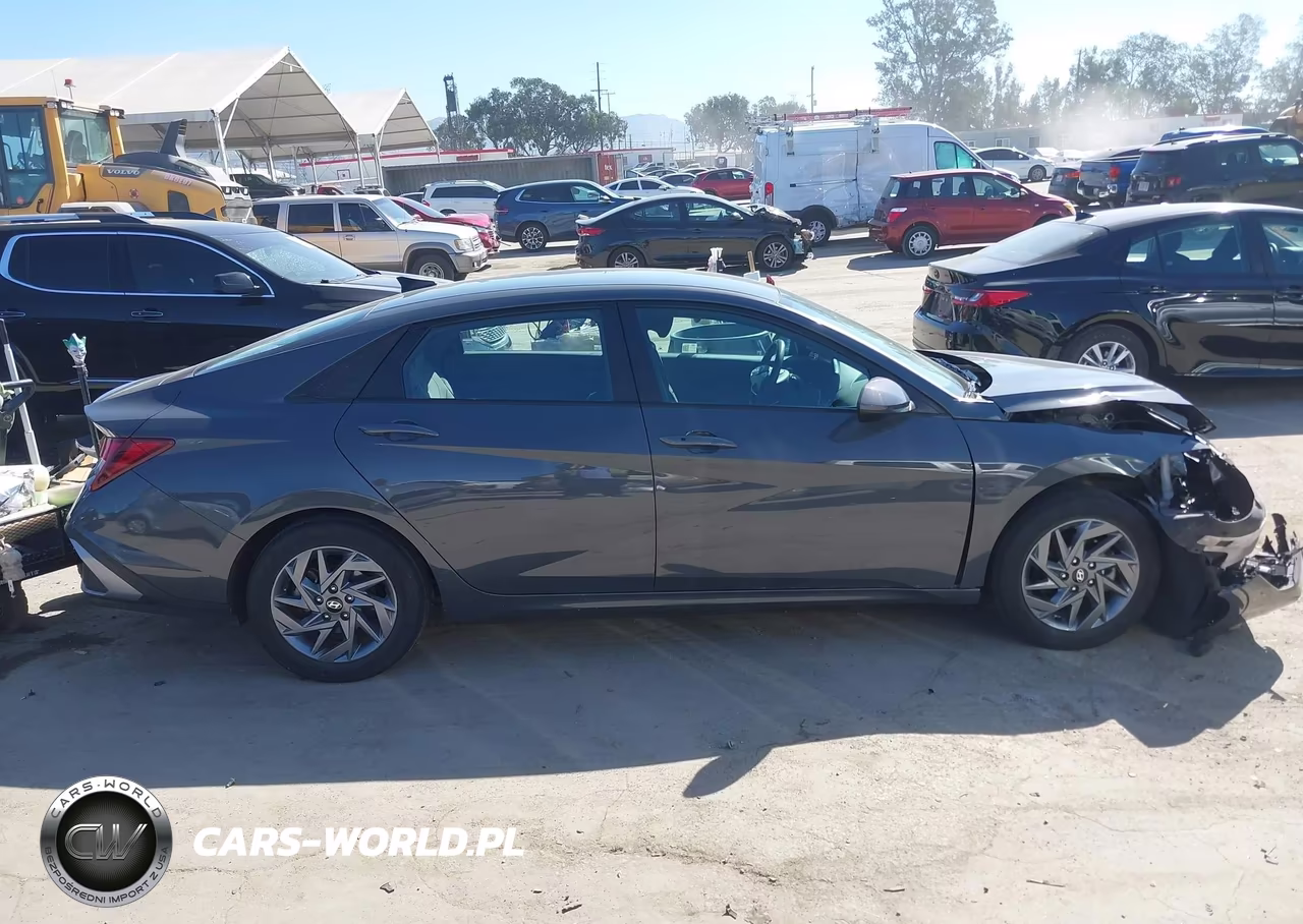 2024 Hyundai Elantra Sel VIN:KMHLM4DG5RU762192 - 12