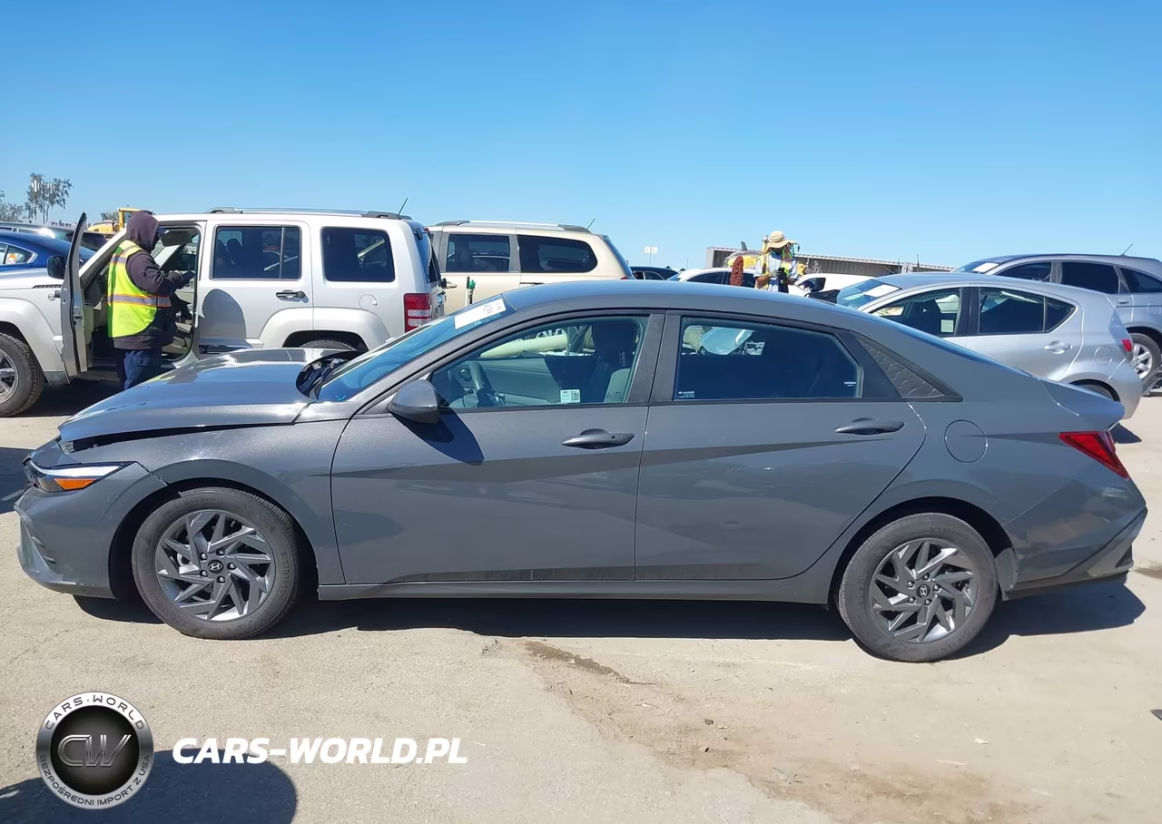 2024 Hyundai Elantra Sel VIN:KMHLM4DG5RU762192 - 13