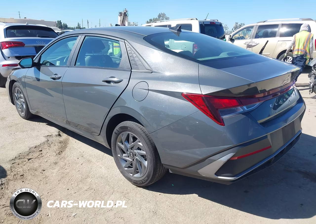 2024 Hyundai Elantra Sel VIN:KMHLM4DG5RU762192 - 3