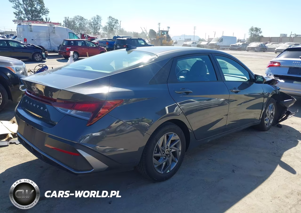 2024 Hyundai Elantra Sel VIN:KMHLM4DG5RU762192 - 4