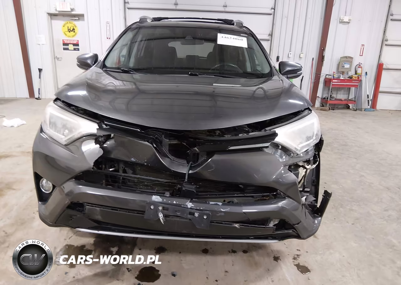 2018 Toyota Rav4 Xle VIN:2T3RFREV9JW816202 - 6