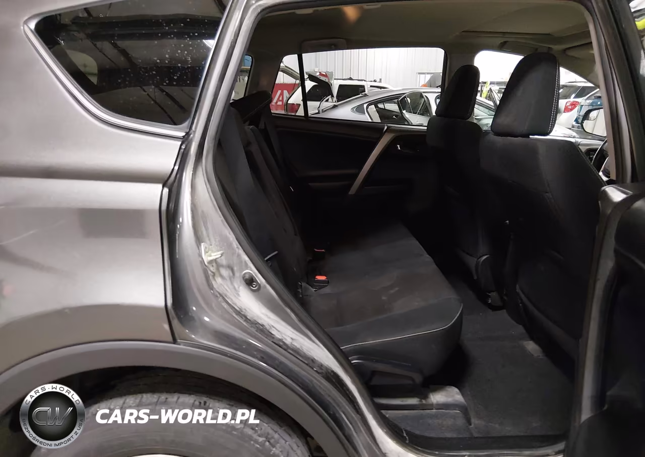 2018 Toyota Rav4 Xle VIN:2T3RFREV9JW816202 - 8