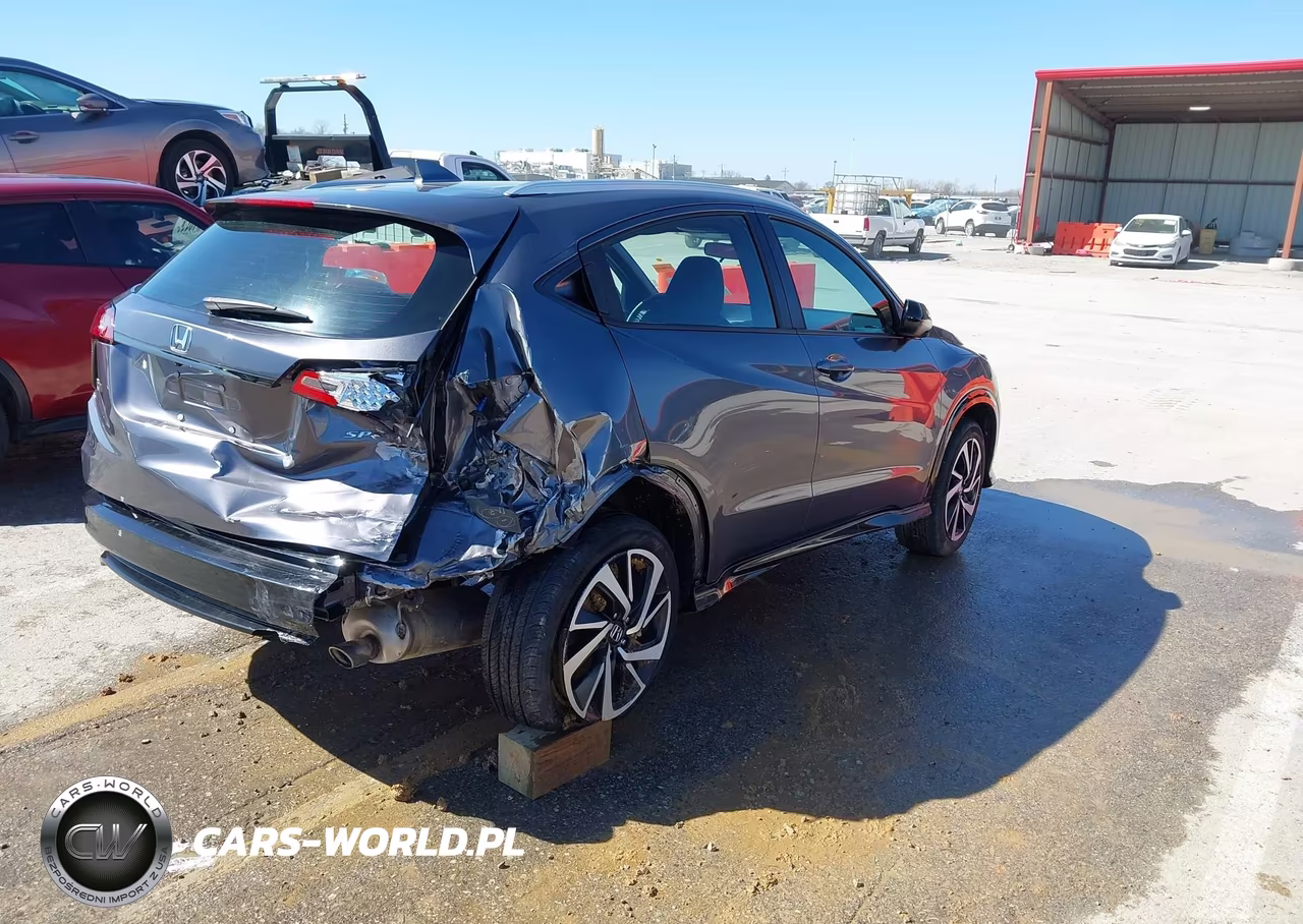 2019 Honda Hr-V Sport VIN:3CZRU6H17KG723767 - 4