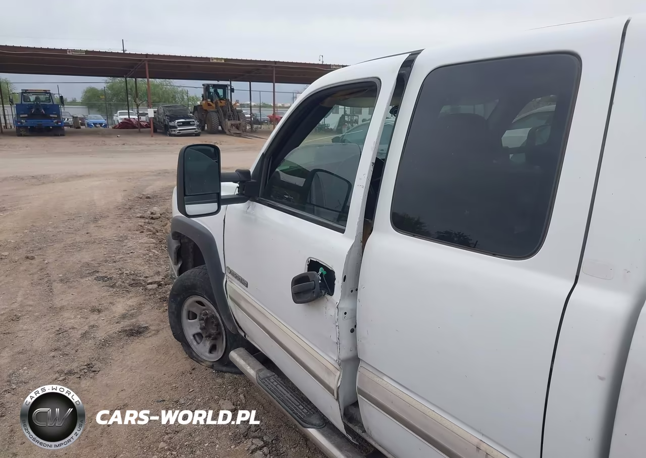 2003 Chevrolet Silverado 2500Hd Ls VIN:1GCHC29U03E142173 - 6