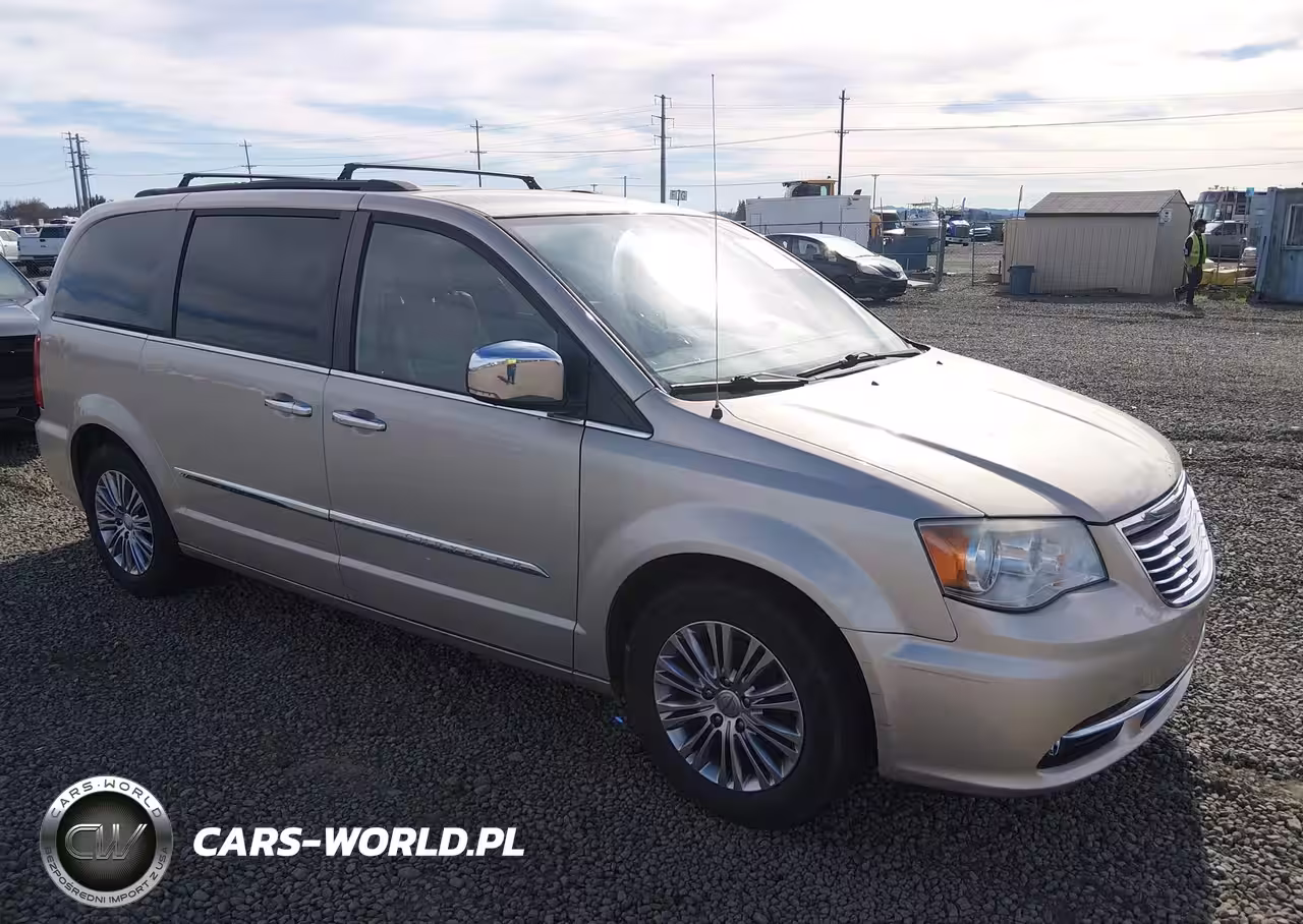 2013 Chrysler Town & Country Touring-L