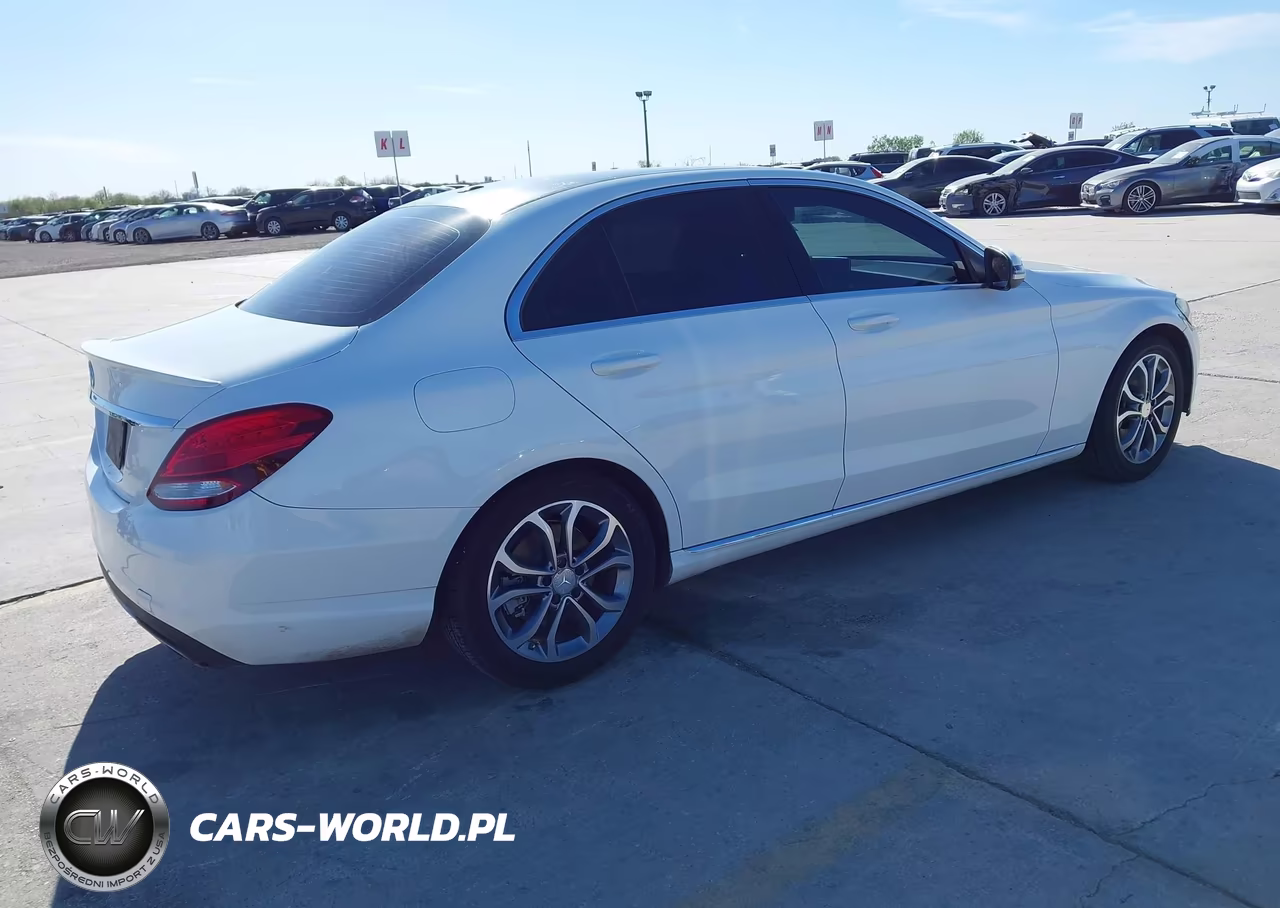 2016 Mercedes-Benz C 300 VIN:55SWF4JB7GU130304 - 4