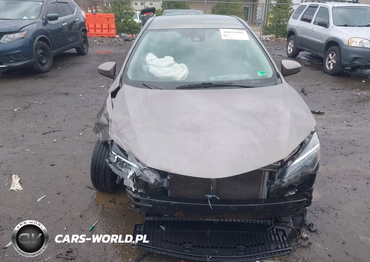 2018 Toyota Corolla Le VIN:2T1BURHE4JC079746 - 13