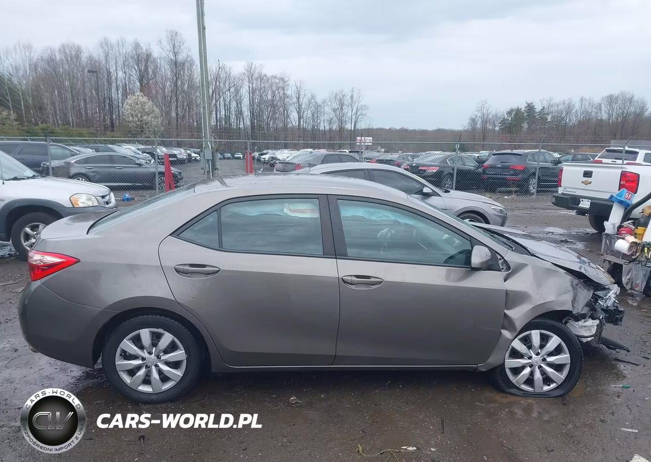 2018 Toyota Corolla Le VIN:2T1BURHE4JC079746 - 14