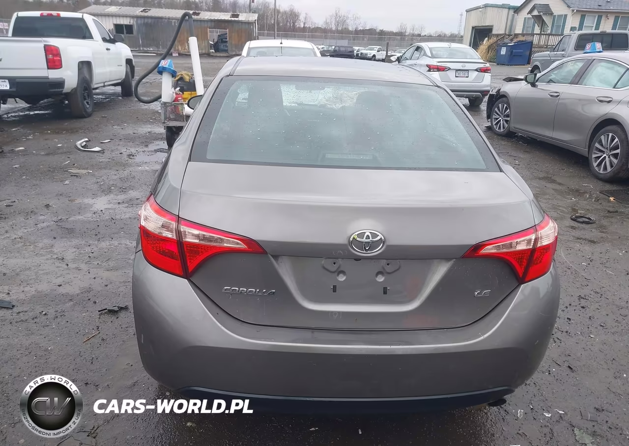 2018 Toyota Corolla Le VIN:2T1BURHE4JC079746 - 17