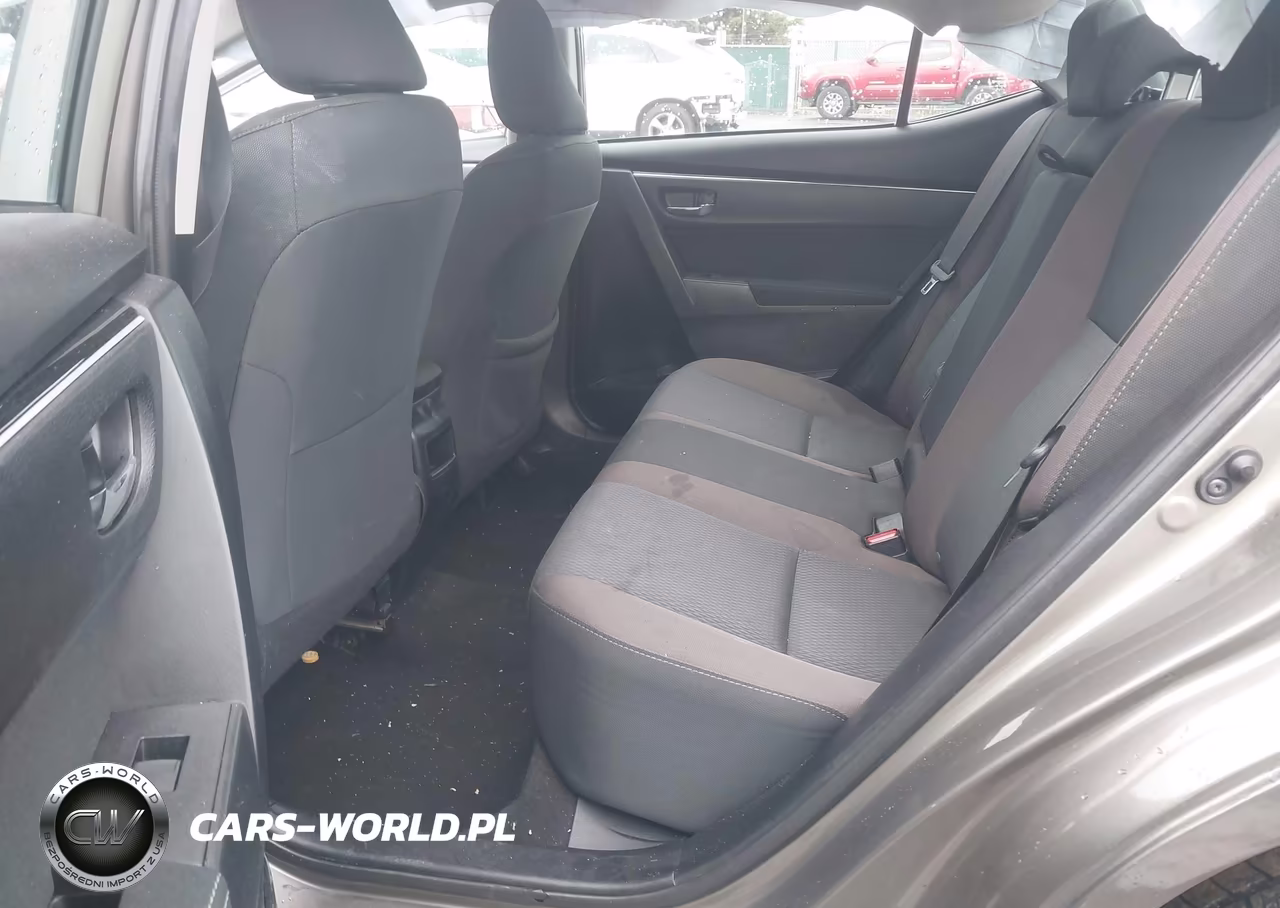 2018 Toyota Corolla Le VIN:2T1BURHE4JC079746 - 8