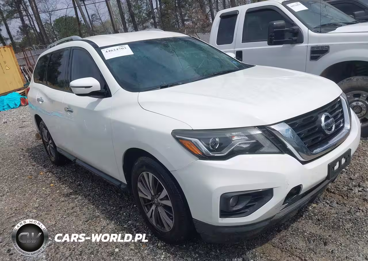 2017 Nissan Pathfinder Sv