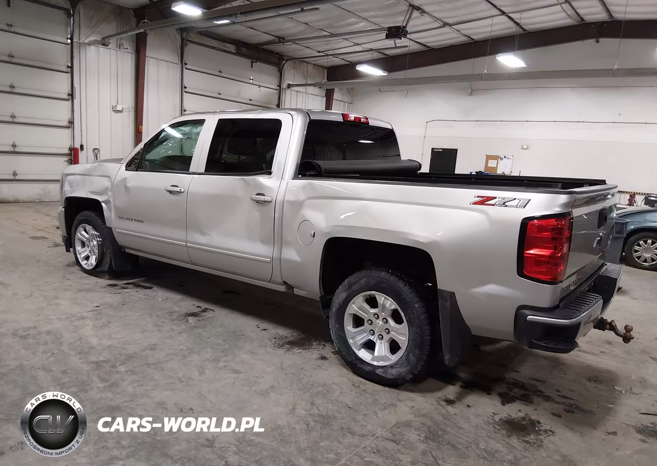 2018 Chevrolet Silverado 1500 2Lt VIN:3GCUKREC5JG646098 - 3