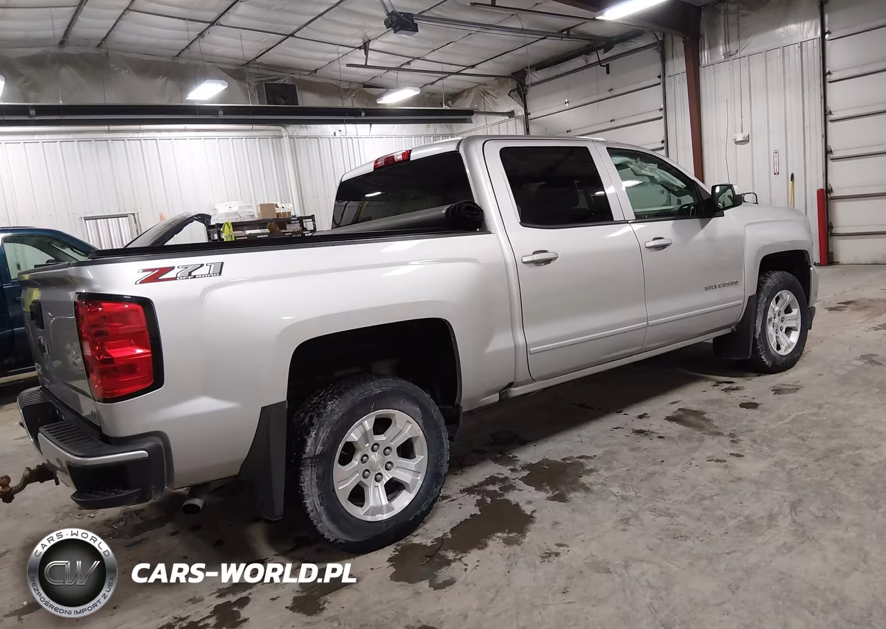2018 Chevrolet Silverado 1500 2Lt VIN:3GCUKREC5JG646098 - 4